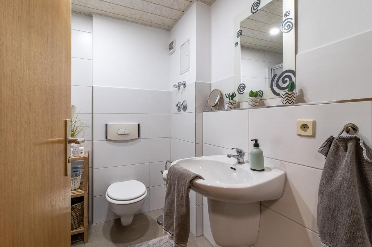 Modernes Apartment Im Gruenen I Balkon I Wlan I Stellplatz ชวาร์เซนเบิร์ก ภายนอก รูปภาพ