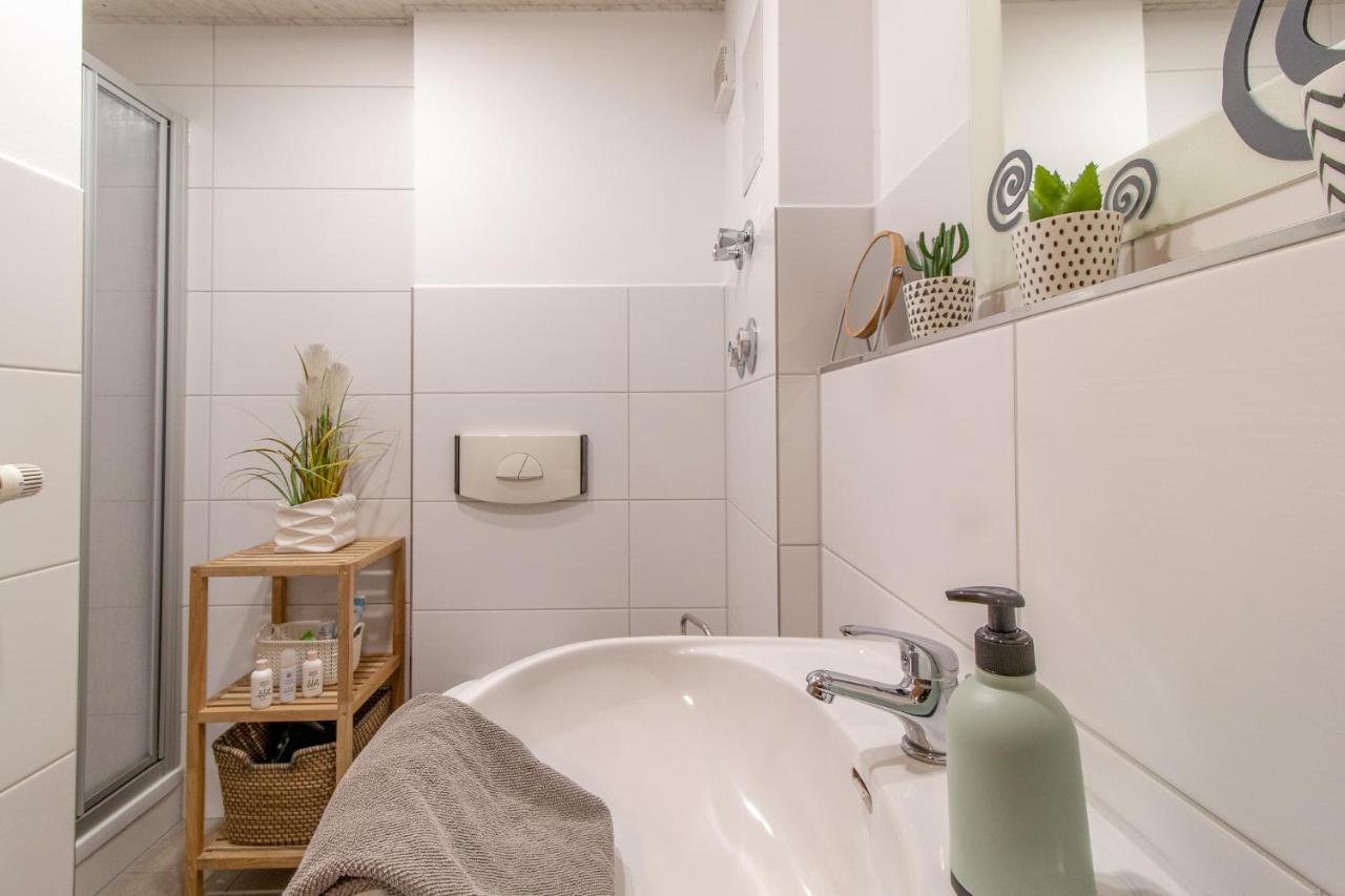 Modernes Apartment Im Gruenen I Balkon I Wlan I Stellplatz ชวาร์เซนเบิร์ก ภายนอก รูปภาพ